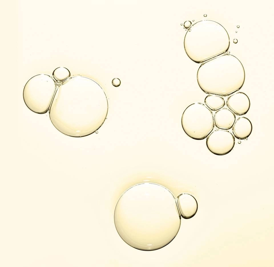 Growth Supplements - IMAGEM ILUSTRATIVA FUNDO DOURADO E BRILHANTE COM BOLHAS