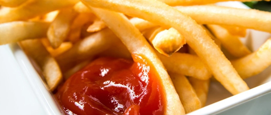 GROWTH SUPPLEMENTS - Imagem ilustrativa batata frita com ketchup tradicional zero açúcar e zero gordura
