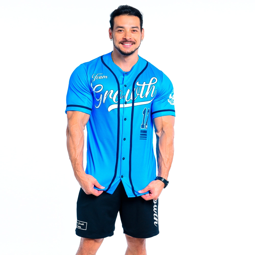 CAMISA PREMIUM BASEBALL GROWTH BLUE - EDIÇÃO LIMITADA - visão frontal segurando a camiseta - Atleta Felipe Franco TeamGrowth