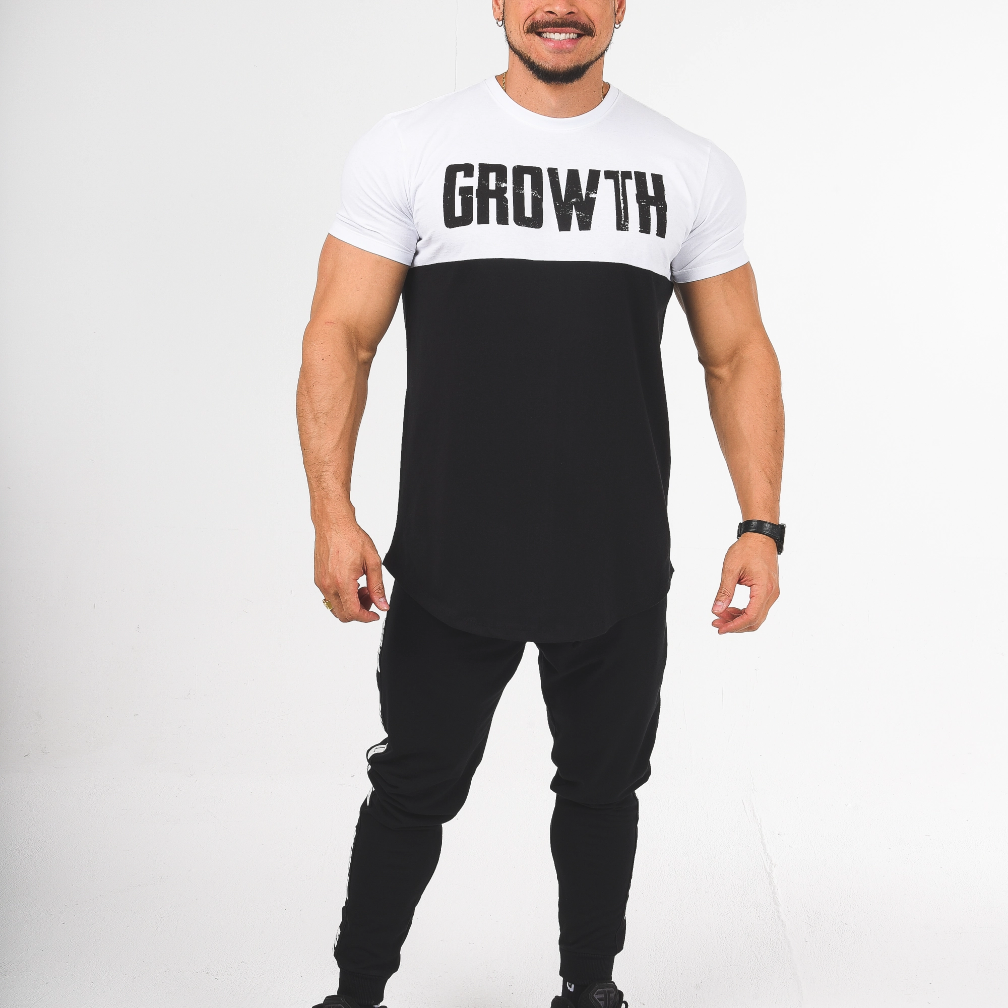 CAMISETA PREMIUM LONG PRETA RECORTE BRANCA - GROWTH SUPPLEMENTS