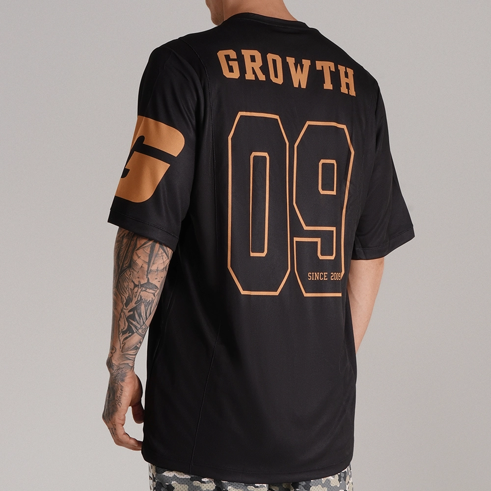 Camiseta Futebol Americano Preta/Dourado Since 2009 Growth