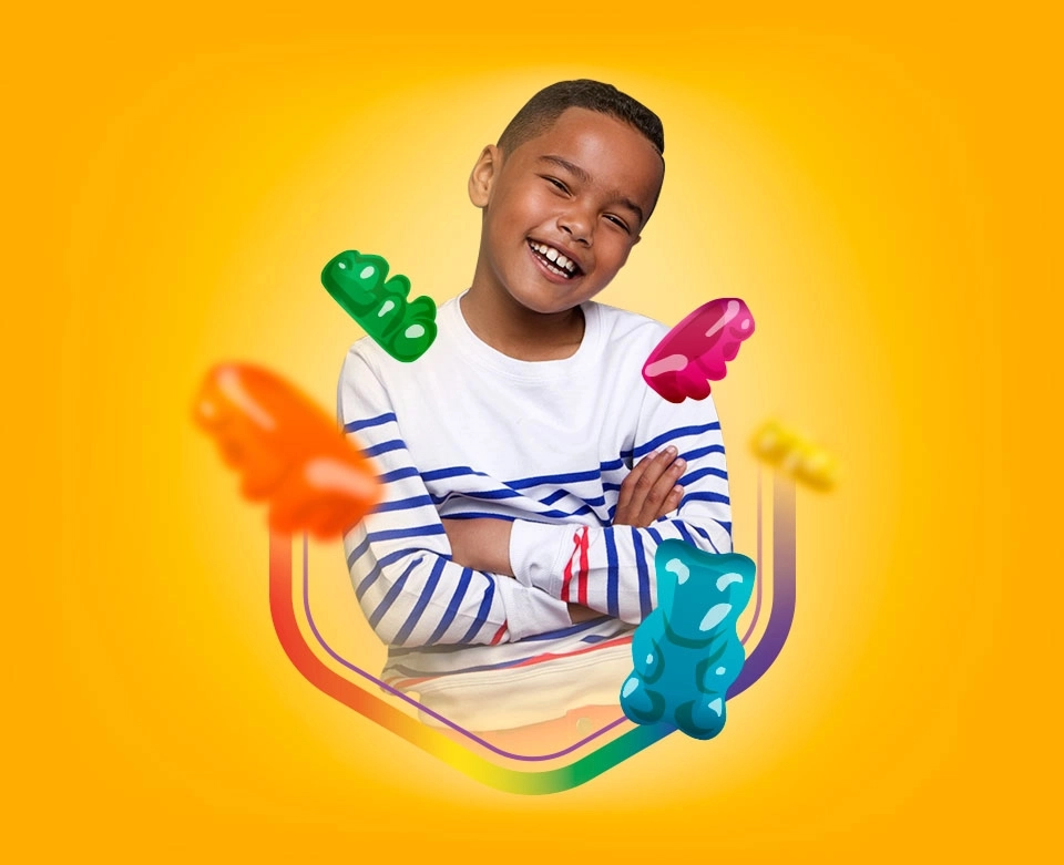 GROWTH SUPPLEMENTS - Imagem ilustrativa criança sorrindo em fundo amarelo