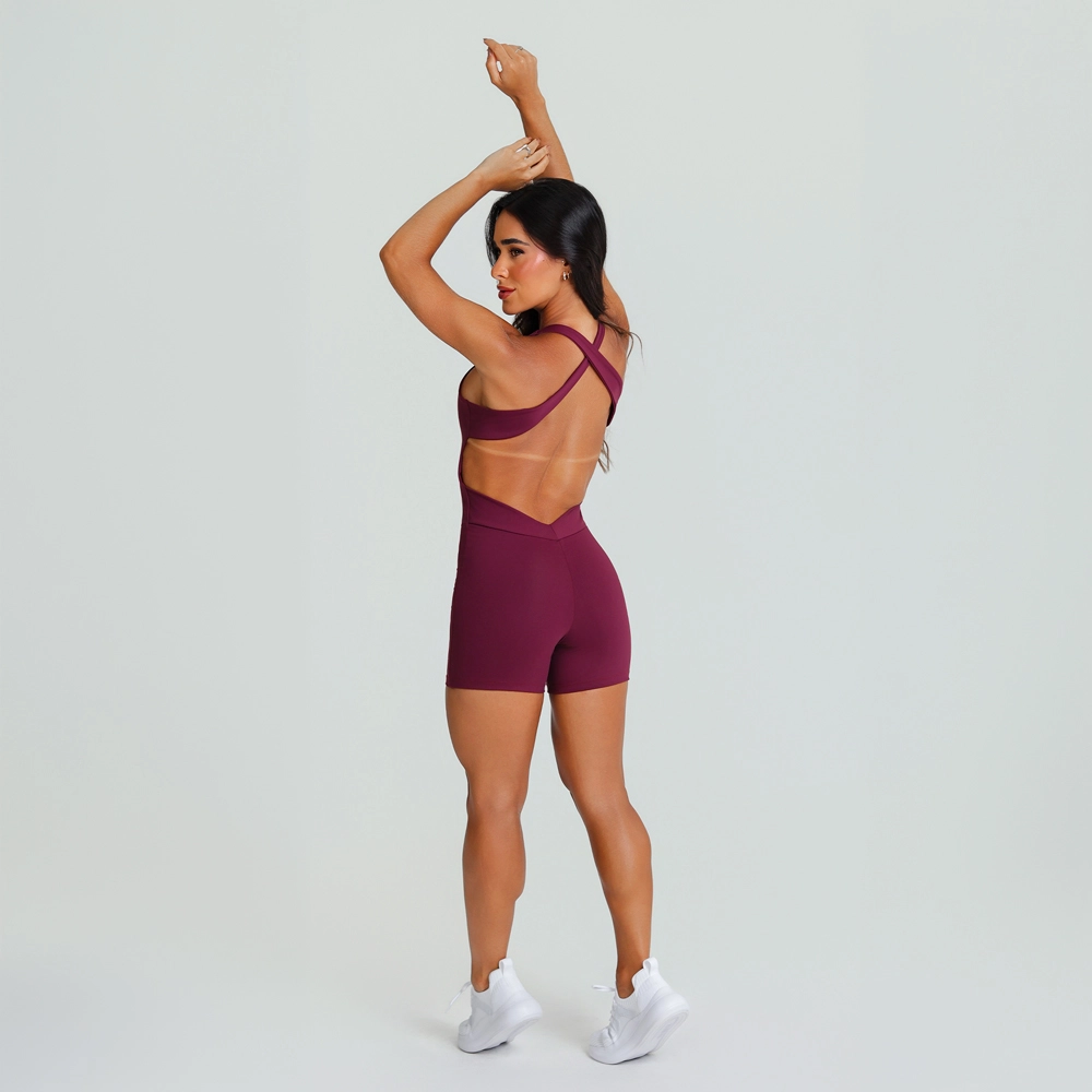 Macaquinho Growth Ziper Decote Vinho