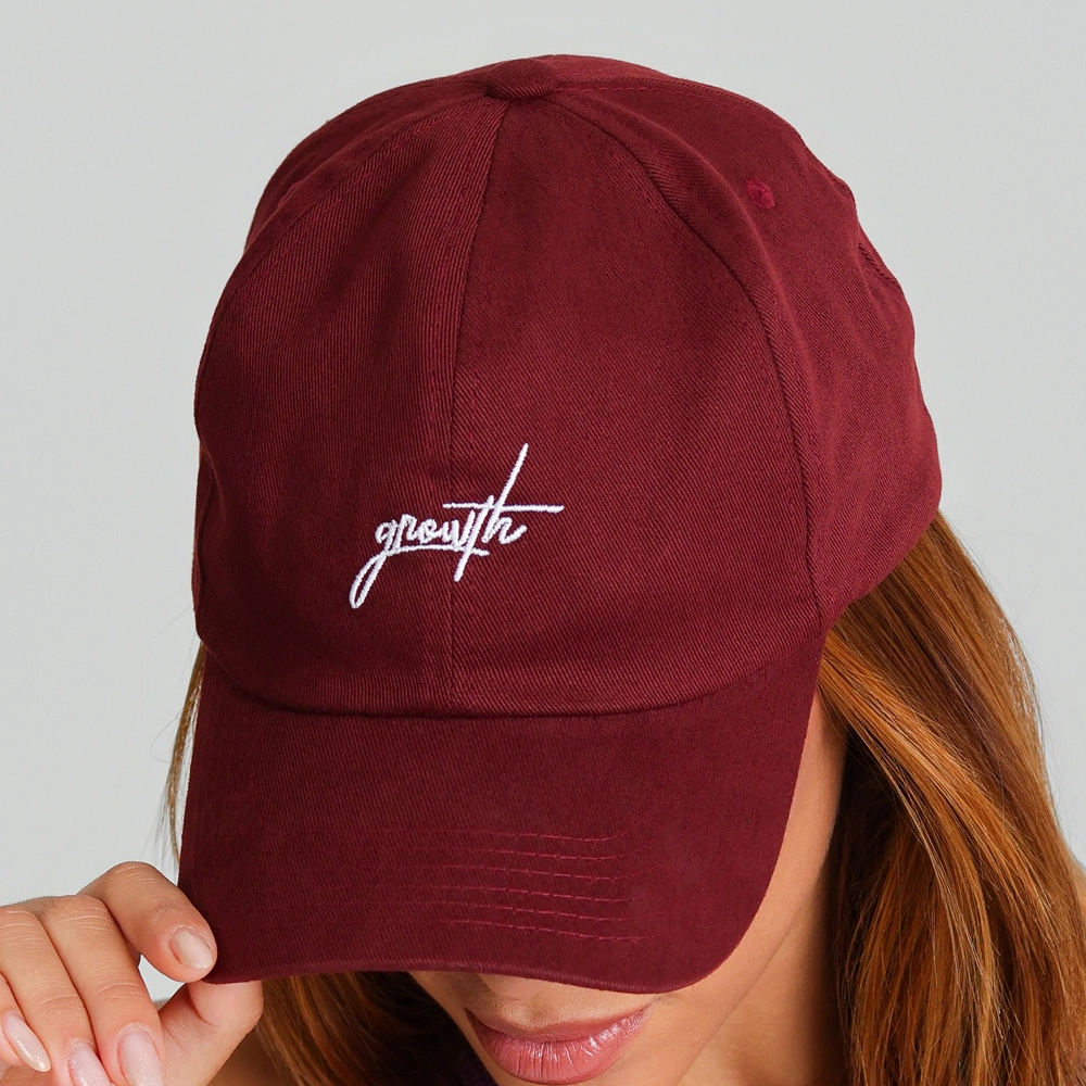 Boné Dad Hat Growth Manuscrito ruby