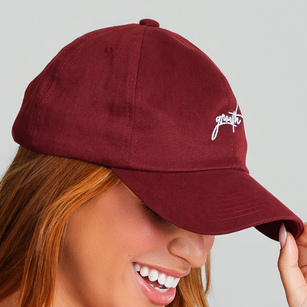 Boné Dad Hat Growth Manuscrito ruby