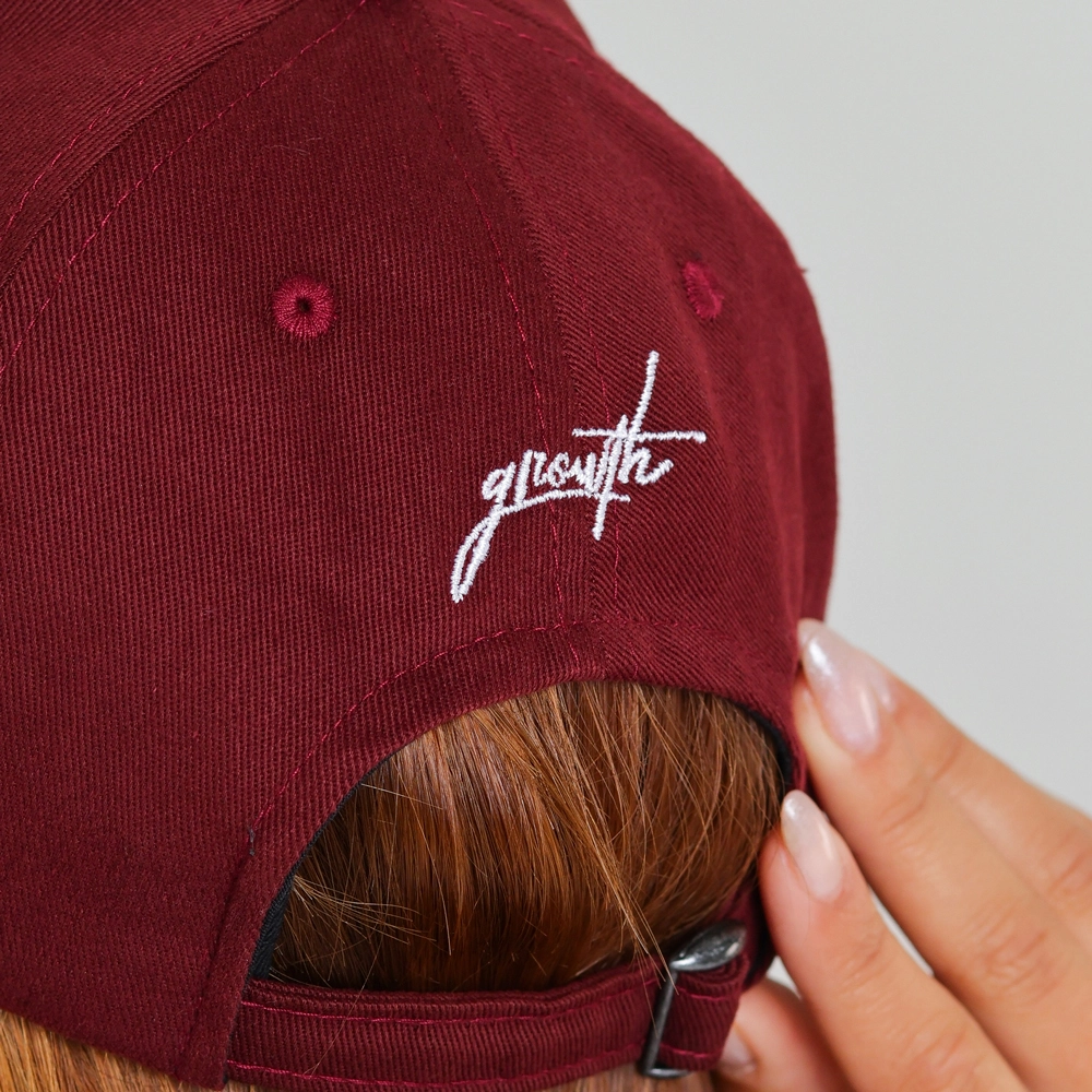 Boné Dad Hat Growth Manuscrito ruby