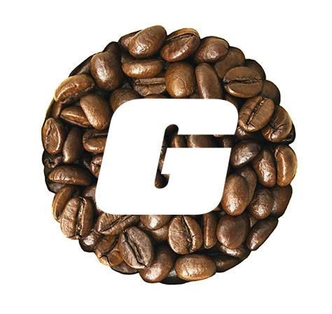 Growth Supplements - IMAGEM ILUSTRATIVA LOGO G SUPLEMENTOS AO LADO DE GRÃOS DE CAFÉ