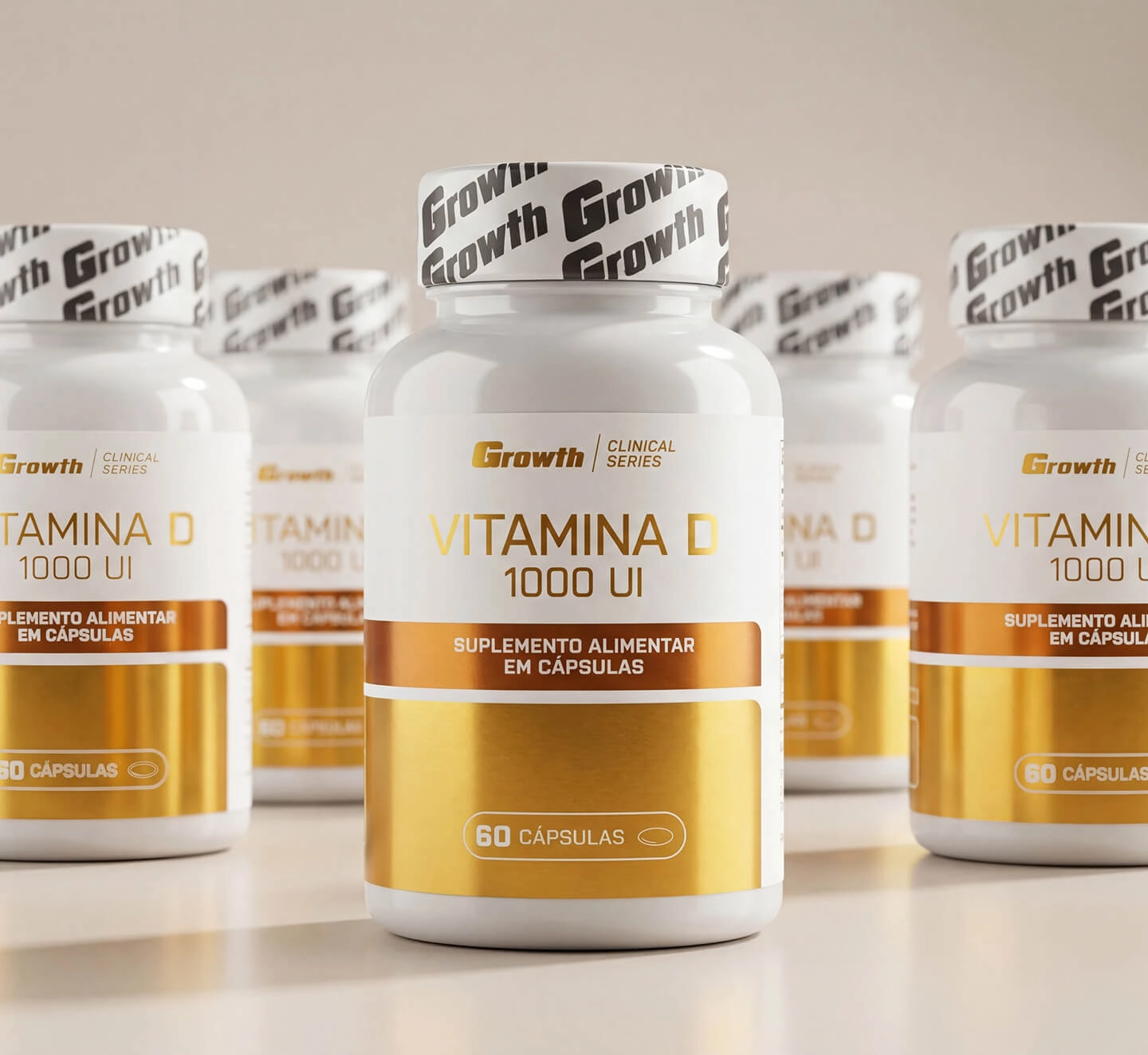 Diversas embalagens de vitamina D 1000UI em cima de uma mesa, com um fundo branco