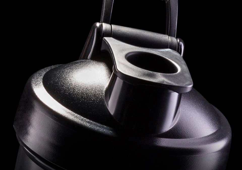 Growth Supplements - IMAGEM ILUSTRATIVA DE UMA GARRAFA DE WHEY