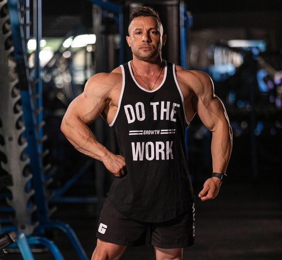 Diogo Montenegro Atleta TEAMGROWTH Mens Physique PRO Coach sem camisa